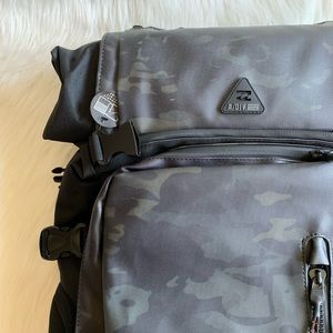 billabong surftrek lowers 40l backpack
